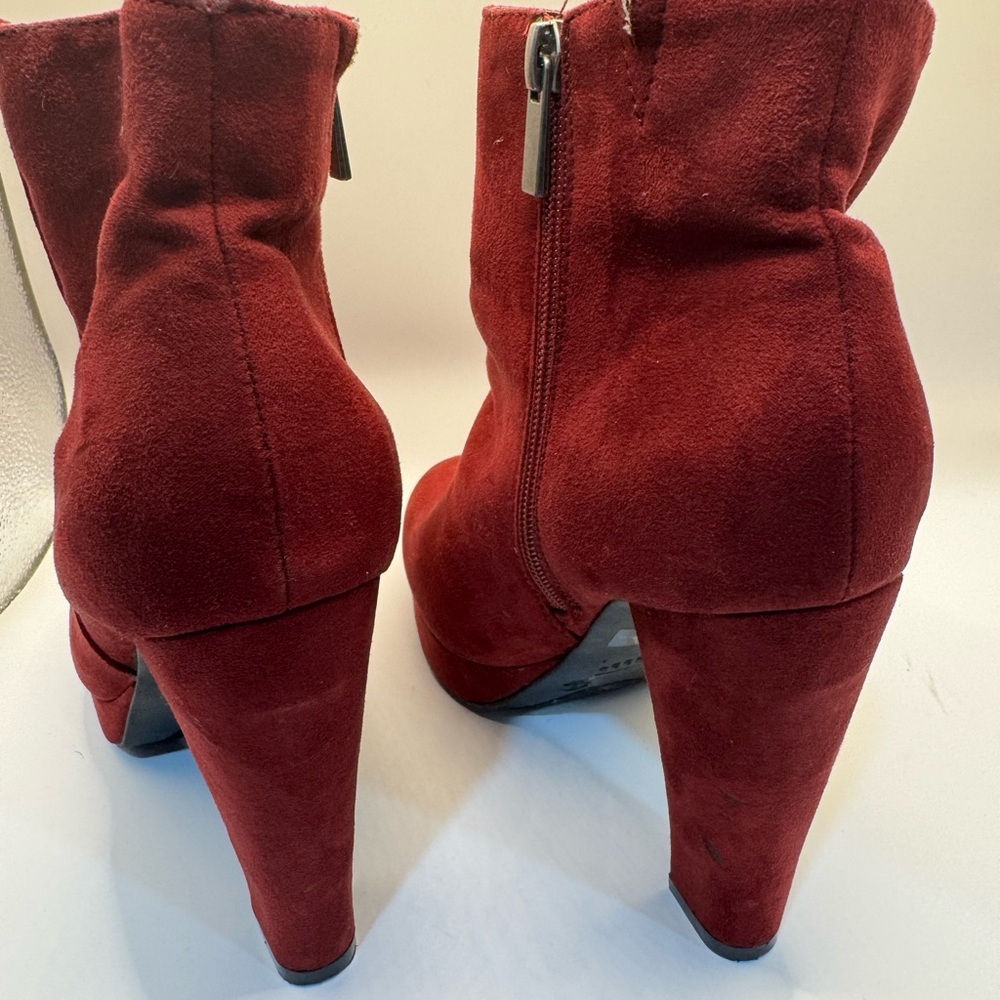 Elegant Burgundy‎ Women's Boots - Picture 3 of 5